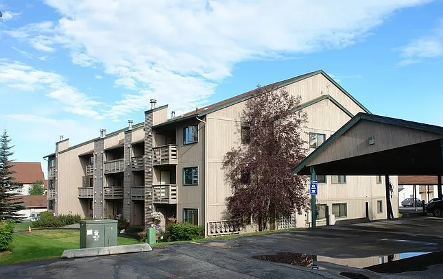 Kinnear Park Apartments — Photo 2