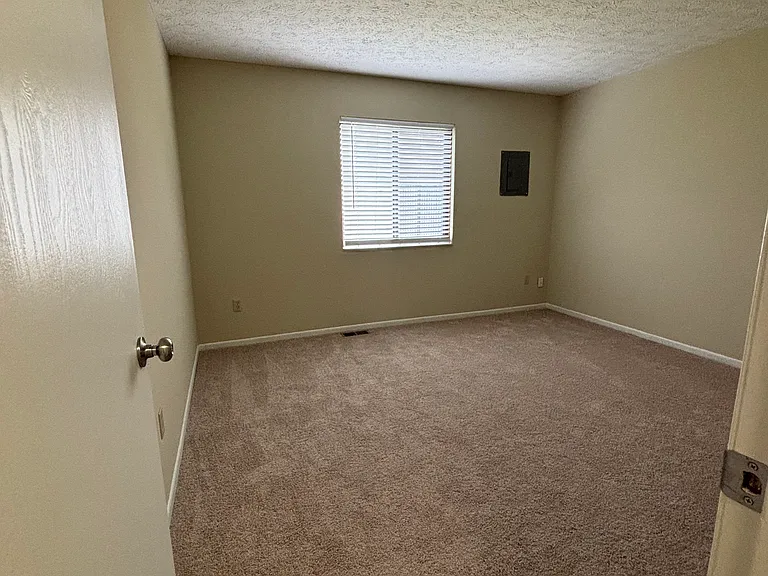 1880 Stoneview Ct — Photo 14