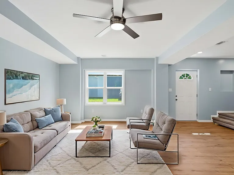 720 Hurd Ave — Photo 9