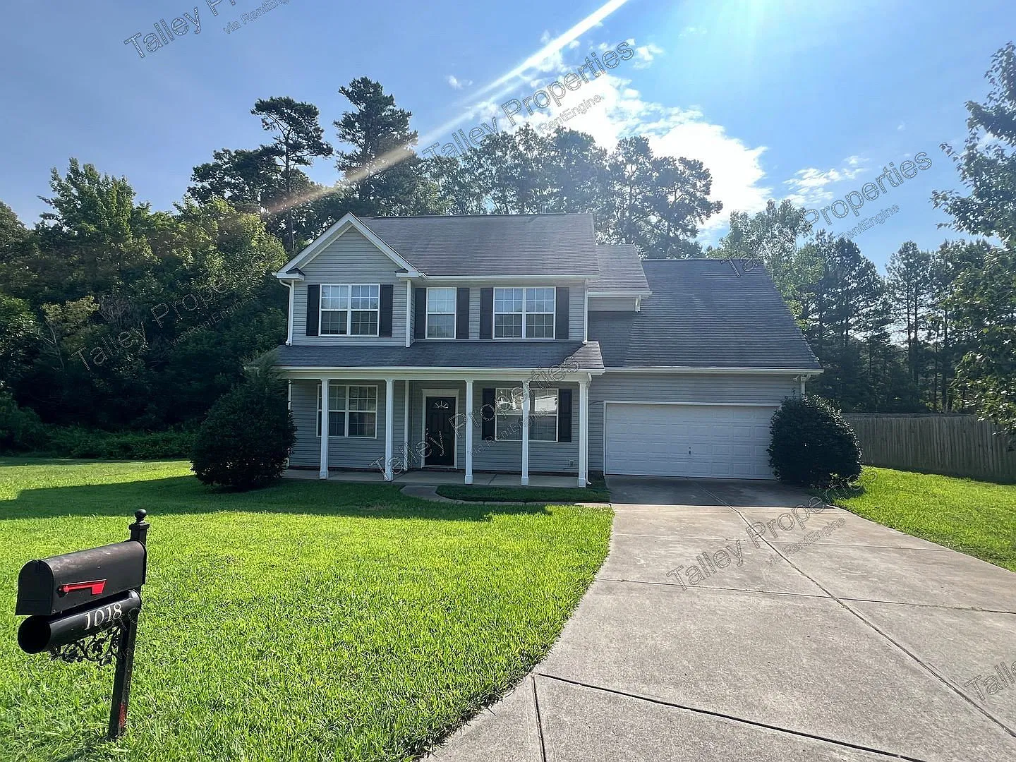 4 bed, 2.5 bath, 2016 sqft, $2,099 — Photo 1