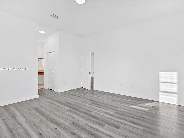 719 Little Rock St E — Photo 28