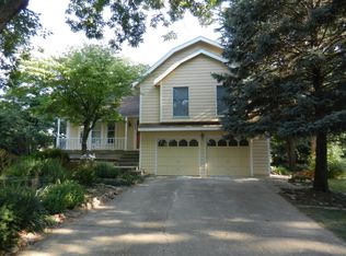 11536 Robinson St, Overland Park, KS 66210