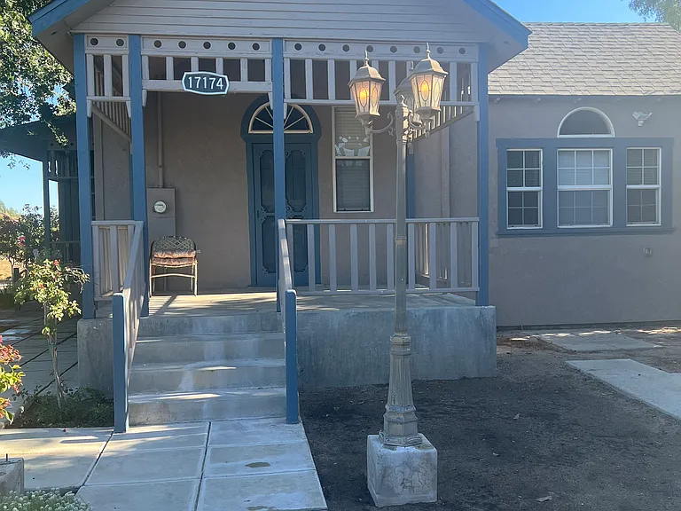 17174 Indianola Ave — Photo 2