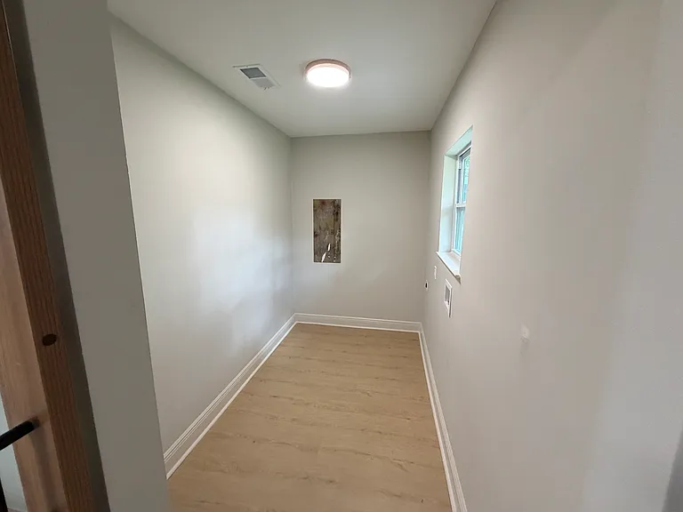 237 S Fairfax Dr — Photo 8