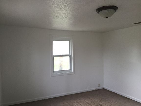 4th image of 1521 1/2 E Kirby Ave
