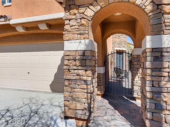 3rd image of 7488 Dobroyd Dr