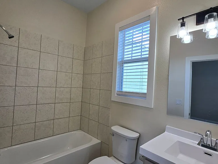 1818 Elvin Dr #B — Photo 23