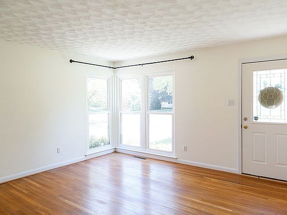 4th image of 3106 Dogwood Dr