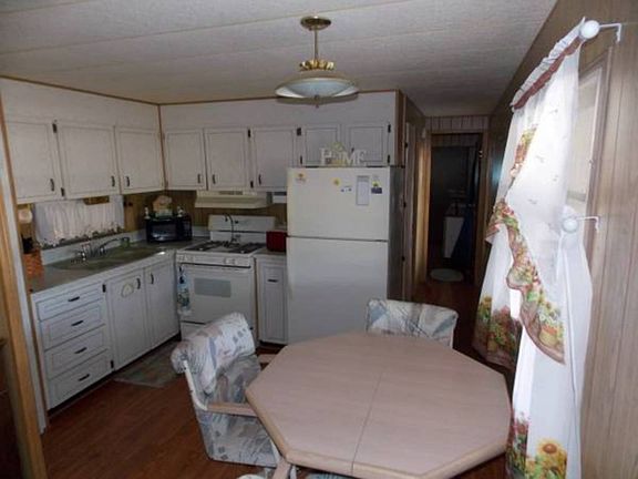 2nd image of 11149 Melody Ln