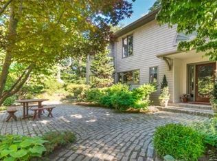 555 Hale St, Beverly, MA 01915