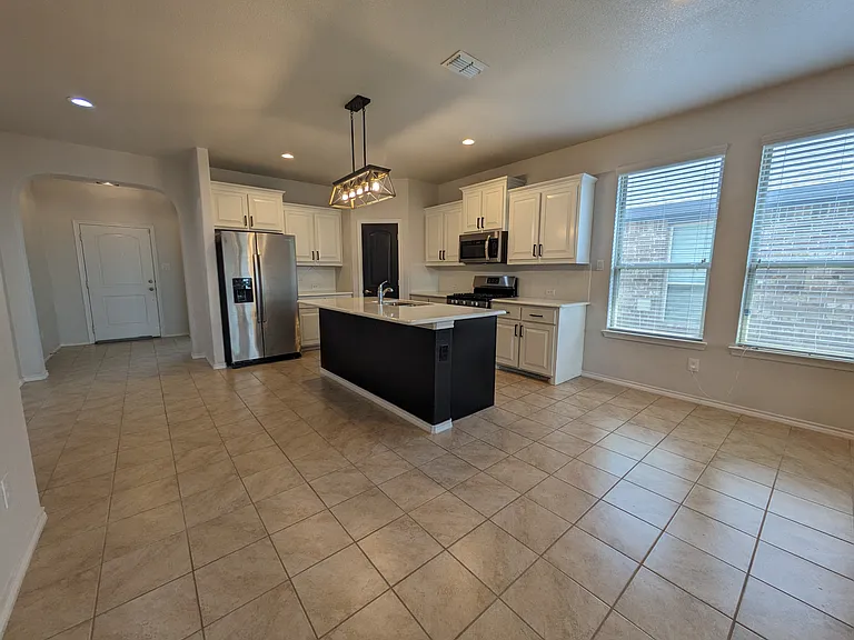 1108 Bowlus Dr — Photo 5