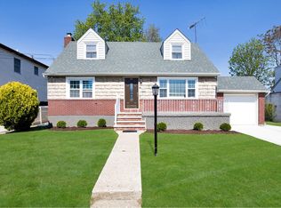 44 Ormonde Blvd, Valley Stream, NY 11580