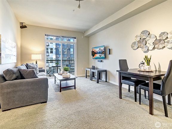 4th image of 16141 Cleveland Street #305
