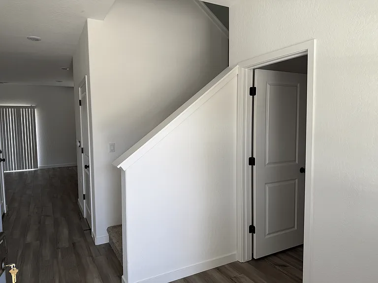 4104 Clary Ct — Photo 2