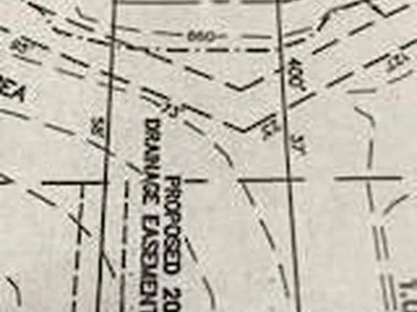 408 Oak Ridge Dr, Lena, IL 61048