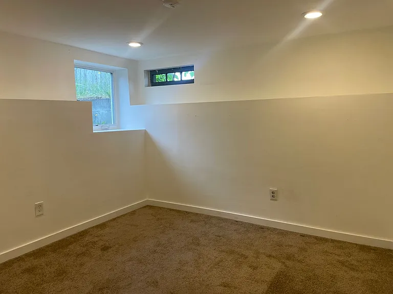 8826 5th Ave NE — Photo 16