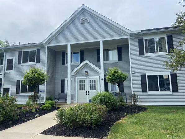 1155 S Lake Dr Unit 62, Novi, MI 48377