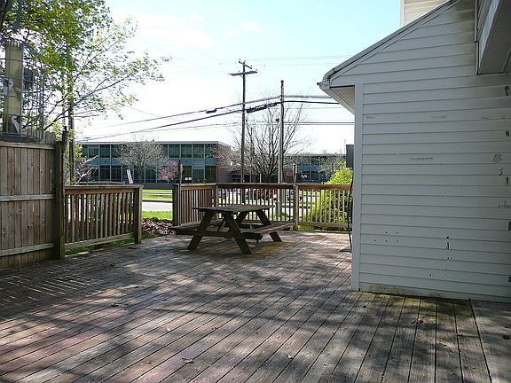 3rd image of 749 Mahoning St