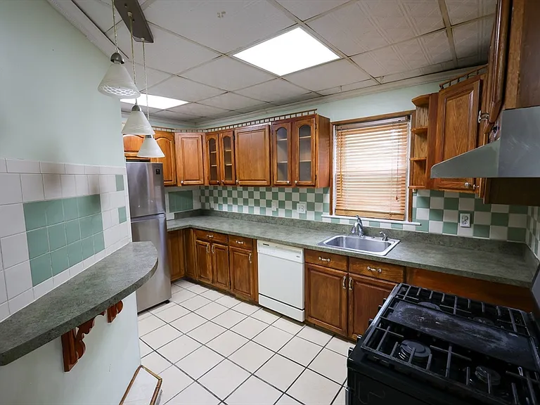 209 W Harvard St #1 — Photo 3