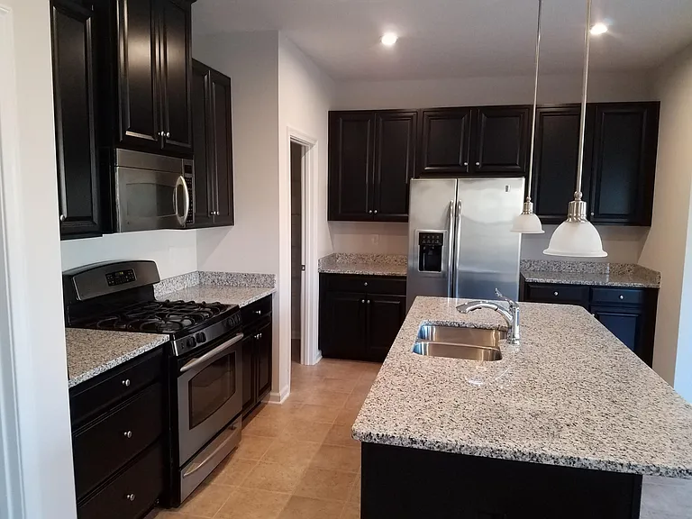 106 Squaregaiter Ln — Photo 2