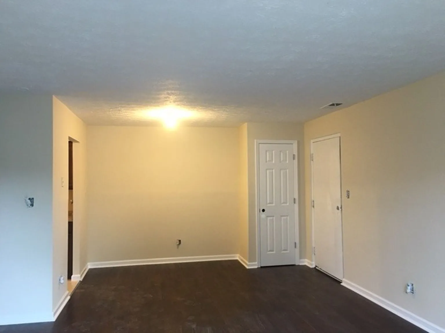 Yearling Court — Photo 2
