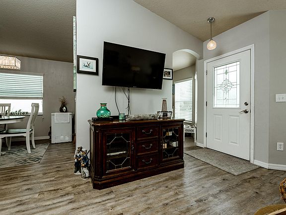 3rd image of 5134 Pineland Ave