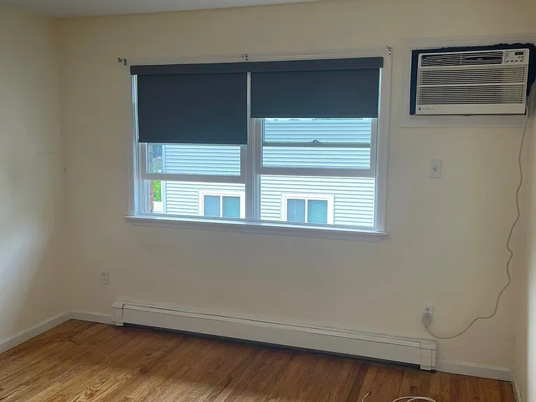 7 Manning Ave #2 — Photo 4