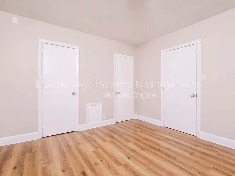 208 E Geer St #B — Photo 18