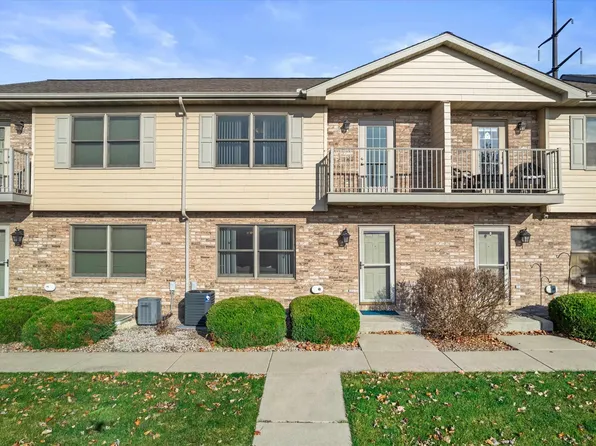 1690 Drum Corps Dr APT H, Menasha, WI 54952