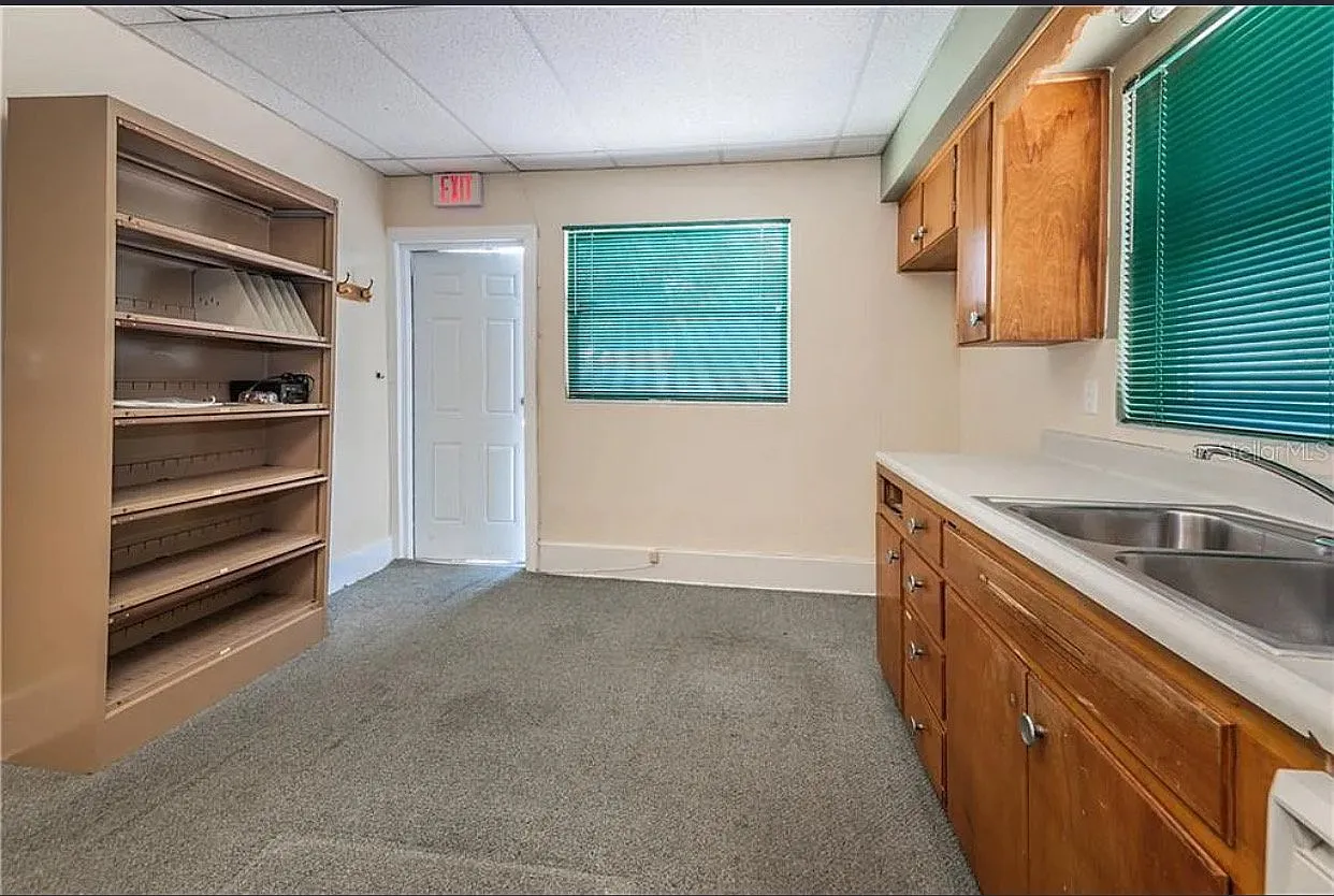 Charming 3 Bed Townhouse in Tarpon Springs | 2 Baths | $2579/mo — Photo 3