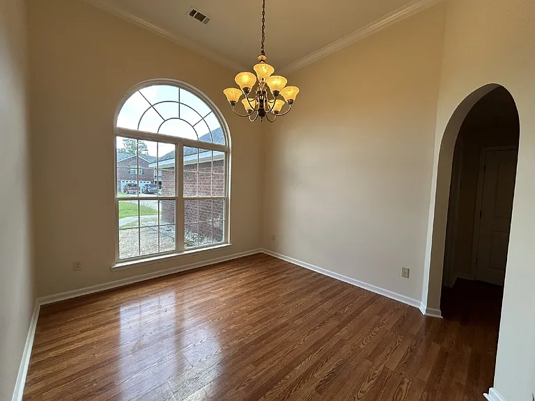 4 Idus Ln — Photo 4