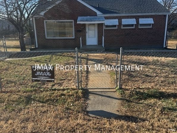 936 Greenhurst Ave NW