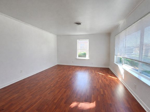 5th image of 1714 Laurel Rd