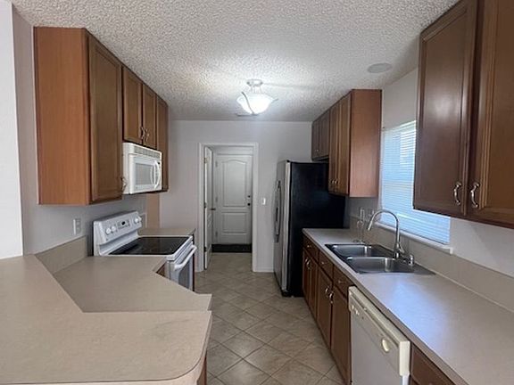 3rd image of 6585 Skyler Jean Dr
