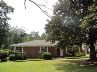 2116 N 7th Ave, Laurel, MS 39440