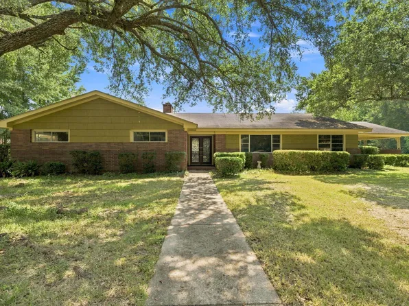312 Spring St, Taylorsville, MS 39168