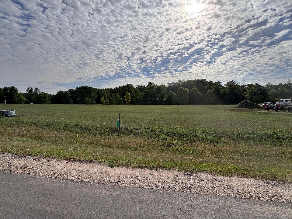 1st image of 14 Chainview Dr NW