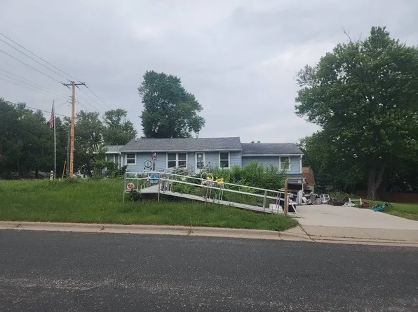 1020 College St, Northfield, MN 55057