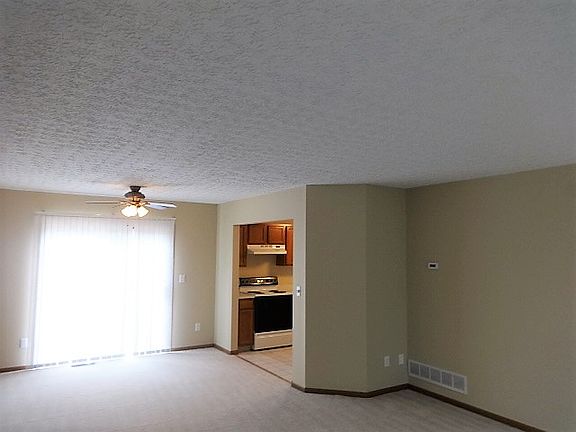 4th image of 8935 Coral Canyon