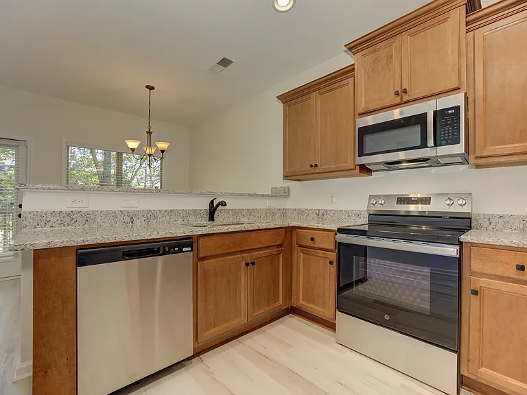 605 Summit Point #A — Photo 18