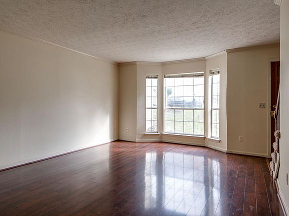 5th image of 122 Beech Forge Dr