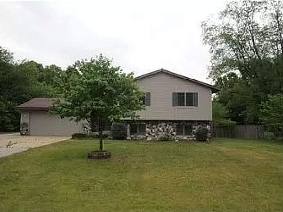 2nd image of 3810 Evaline Dr