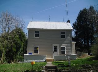 574 W Woodbine Rd, Fawn Grove, PA 17321