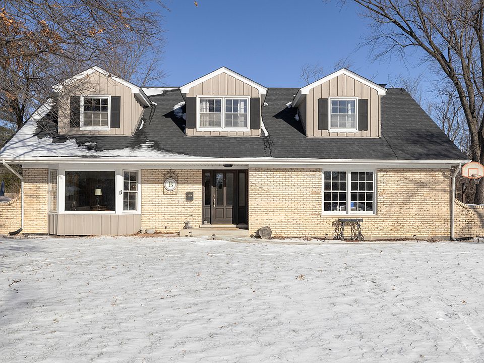 1st image of 17 Camberley Ct