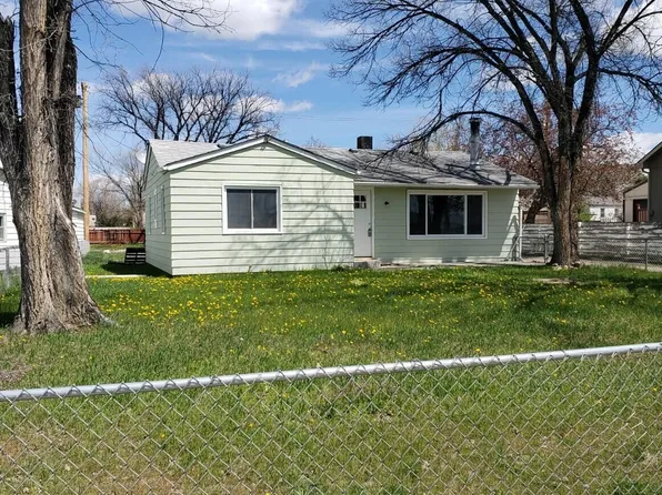 1007 4th Ave, Upton, WY 82730
