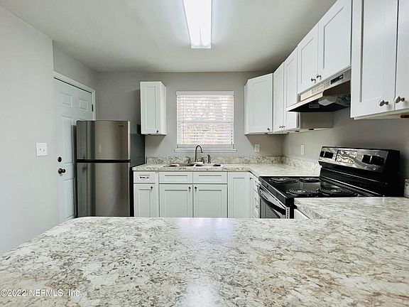 5th image of 3337 Drew St APT 3
