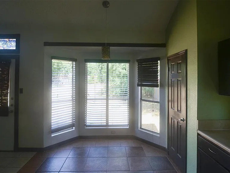 16402 Malden Dr — Photo 9