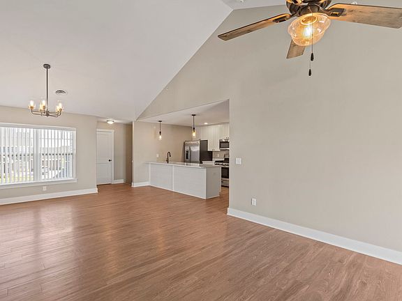 5th image of 2926 Shanes Way #2926