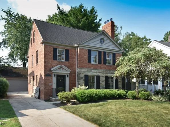 1327 Arlington Rd, Lakewood, OH 44107