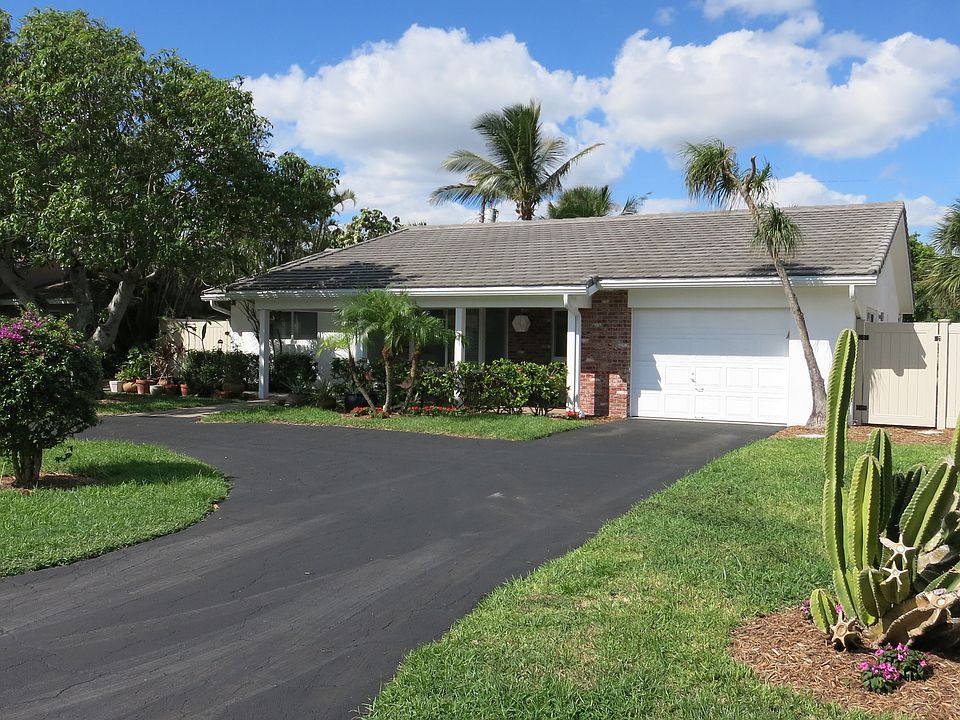 1st image of 735 Heron Dr
